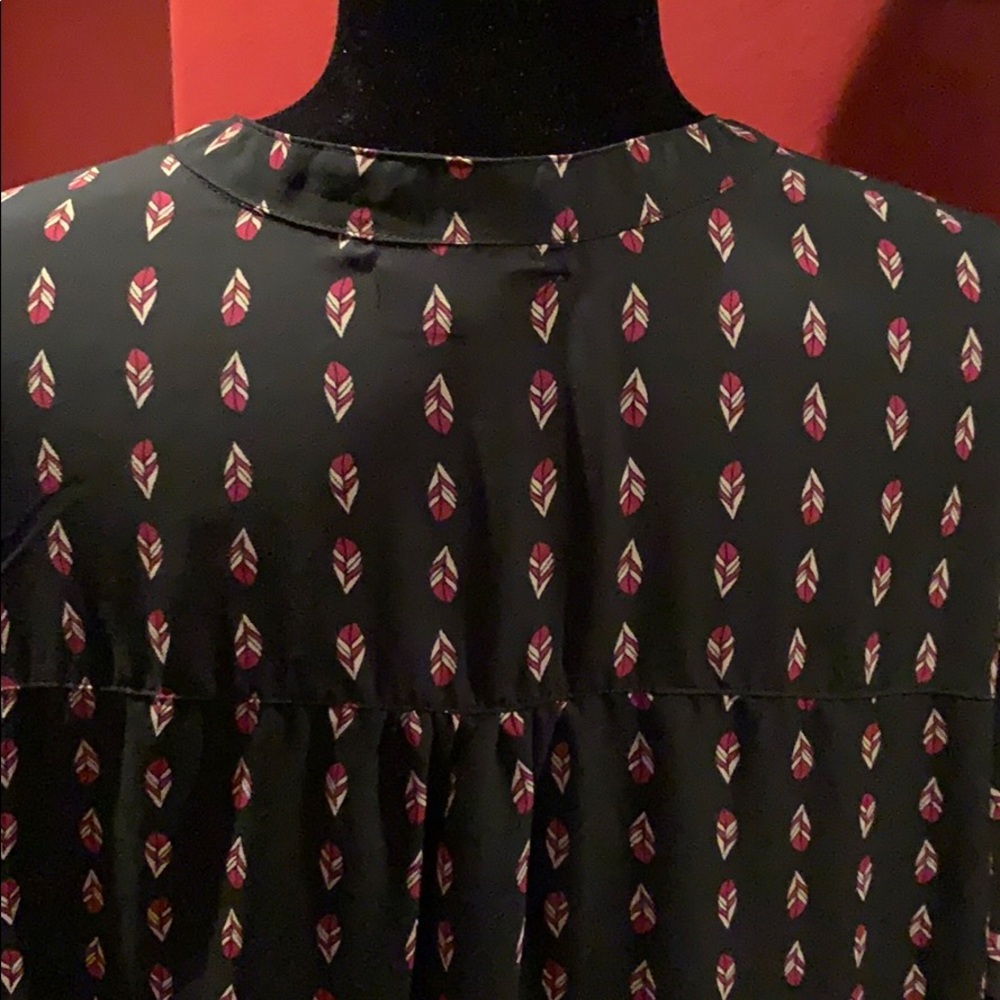 Beautiful sheer blouse - Picture 5 of 7